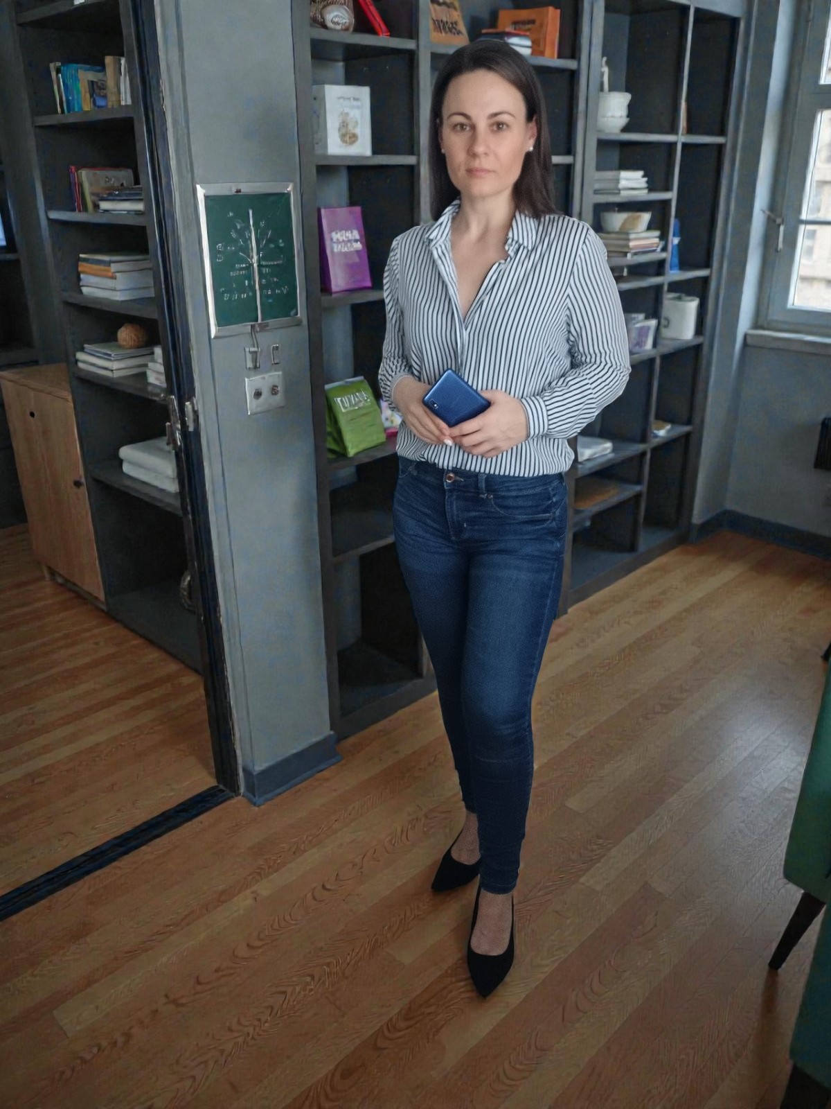 Virtuális asszisztens ügyfélkapcsolati támogatással.